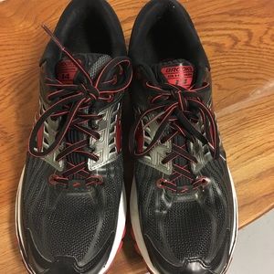 Brooks Glycerine 14 Men’s running shoes.